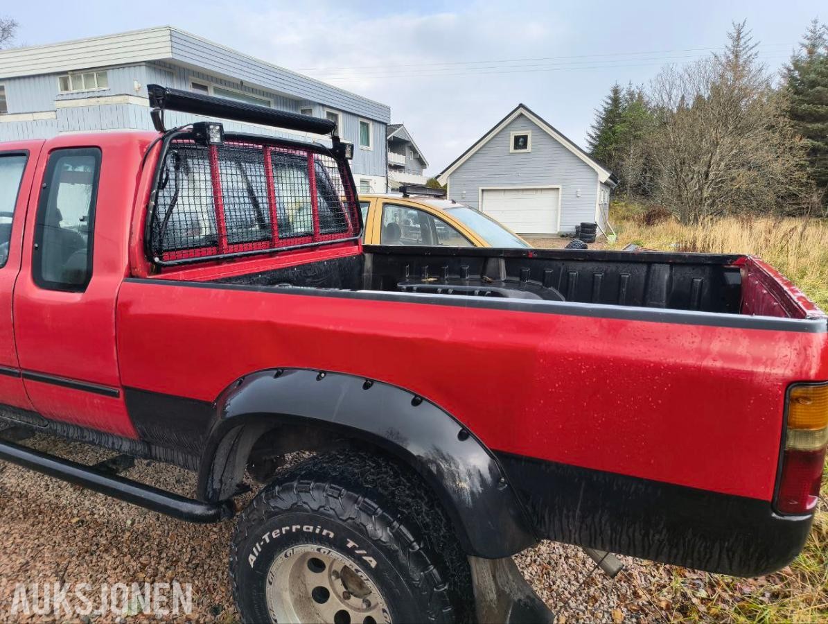 1993 Toyota HiLux 2,4D - 5 seter hengerfeste