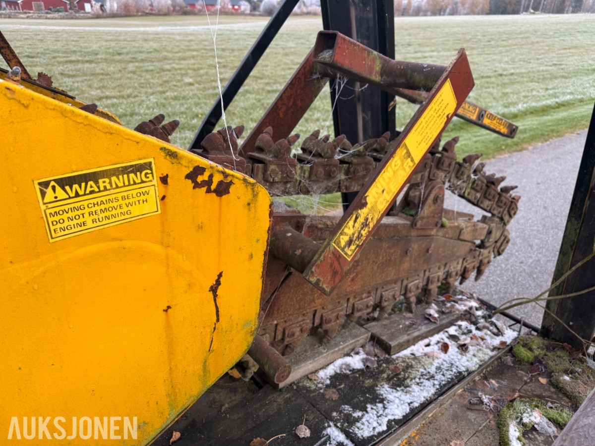 DH45 Trencher med vibrofunksjon bak og maskintralle