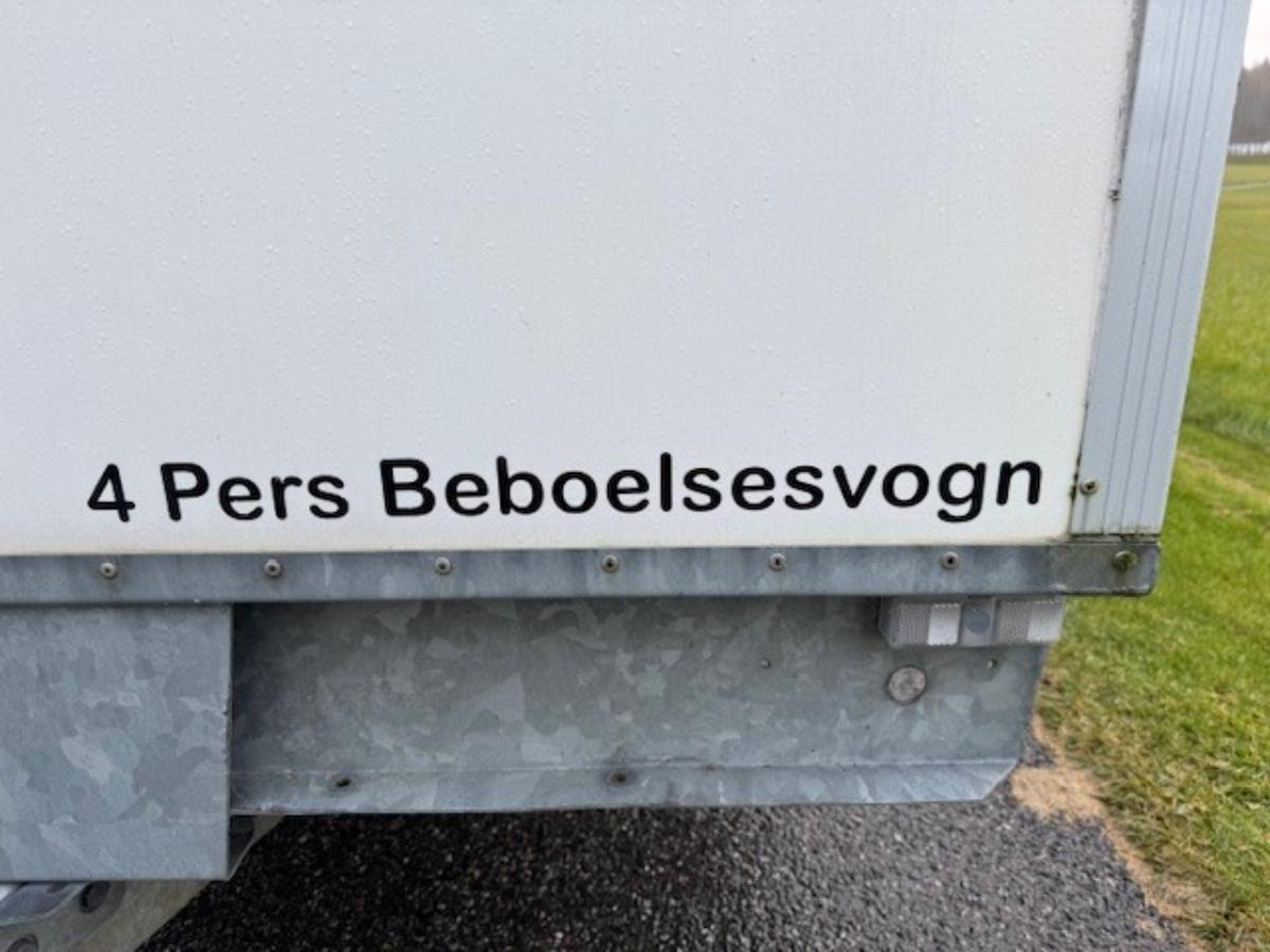 Beboelsesvogn for 4 personer, hjulgående 