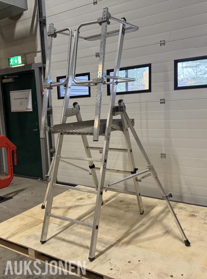 MUNK FlexxStep Arbeidsplattform/leider m/port, 4 trinn.