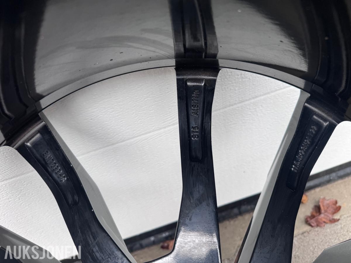 2019 Lamborghini Urus 23'' - sommerhjulsett ET28 5x130