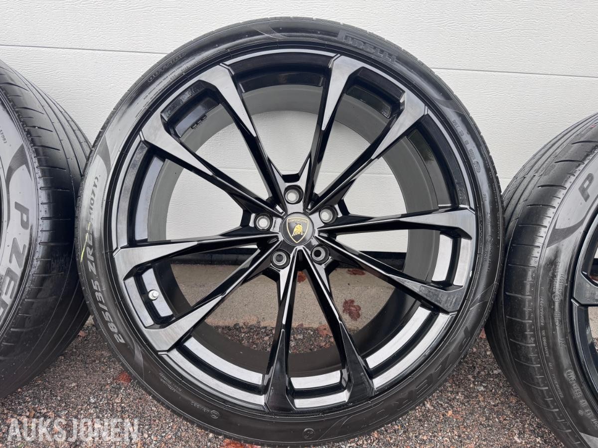 2019 Lamborghini Urus 23'' - sommerhjulsett ET28 5x130