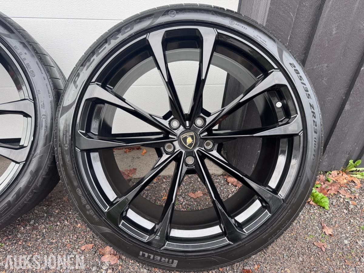 2019 Lamborghini Urus 23'' - sommerhjulsett ET28 5x130