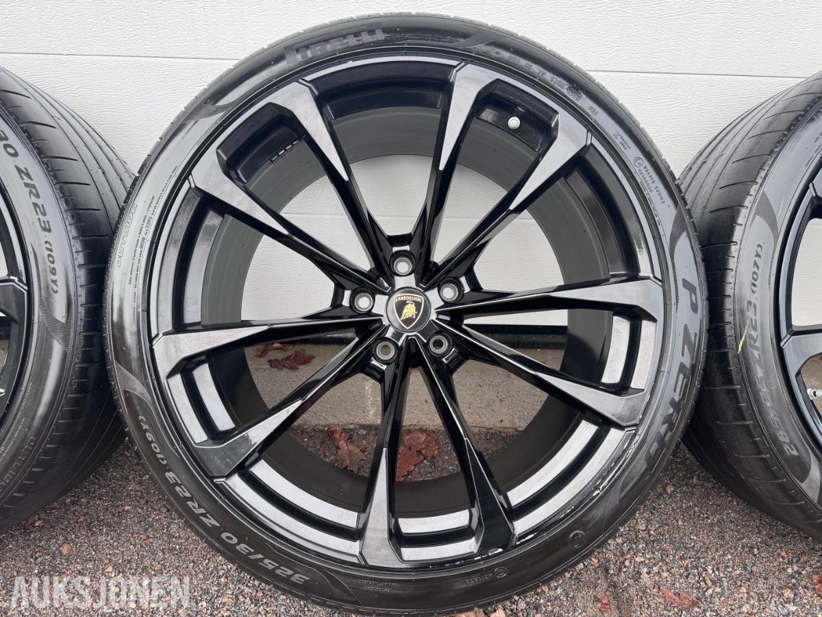 2019 Lamborghini Urus 23'' - sommerhjulsett ET28 5x130