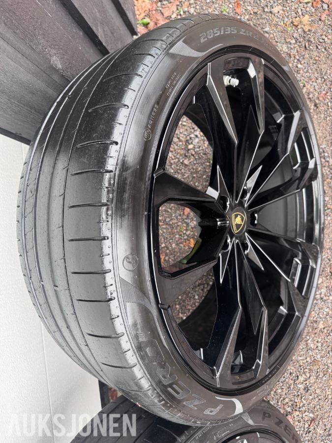 2019 Lamborghini Urus 23'' - sommerhjulsett ET28 5x130