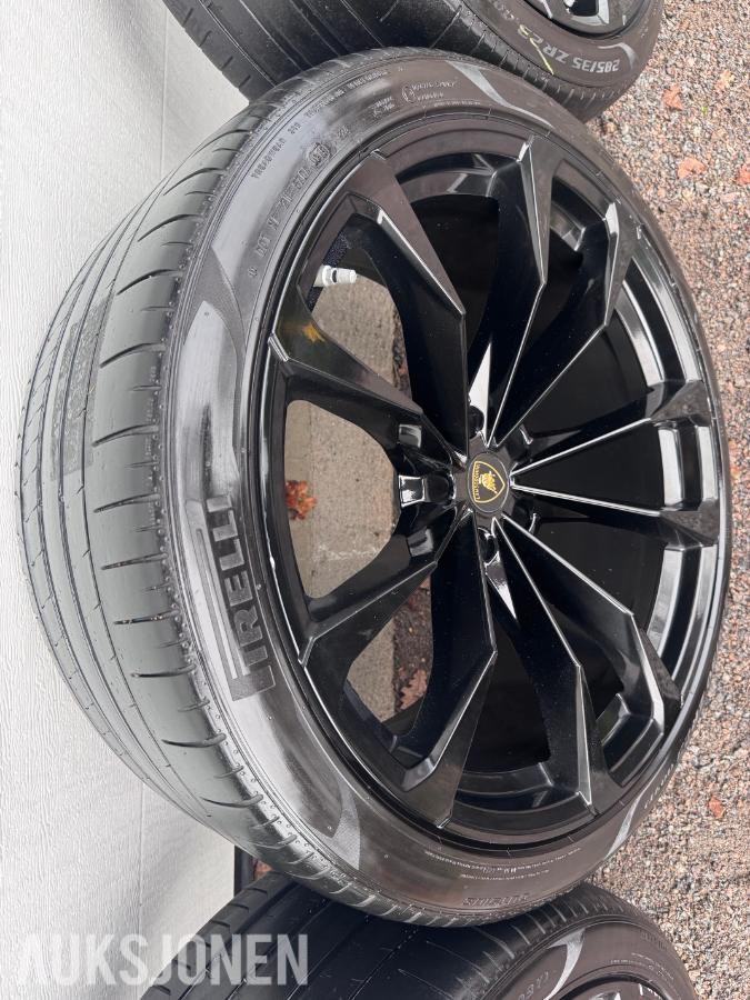 2019 Lamborghini Urus 23'' - sommerhjulsett ET28 5x130