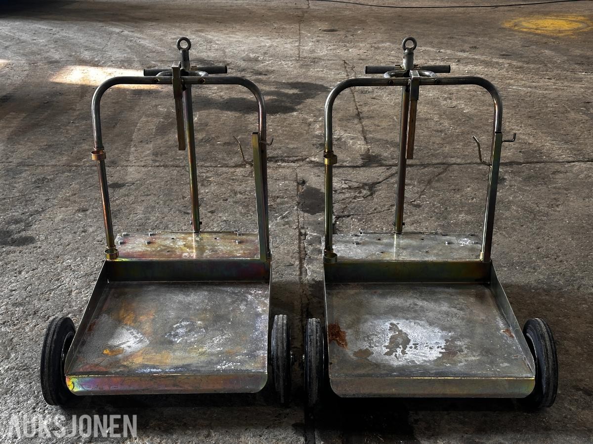 2 stk. Fattraller /Stålvogner med hjul
