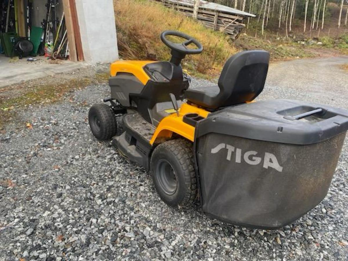 Stiga Estate 2084 sitteklipper med oppsamler