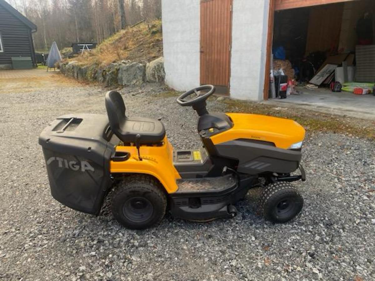Stiga Estate 2084 sitteklipper med oppsamler