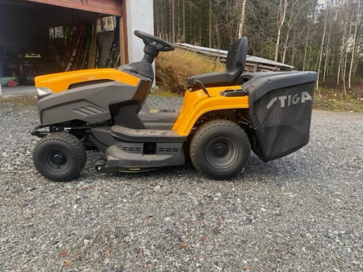 Stiga Estate 2084 sitteklipper med oppsamler