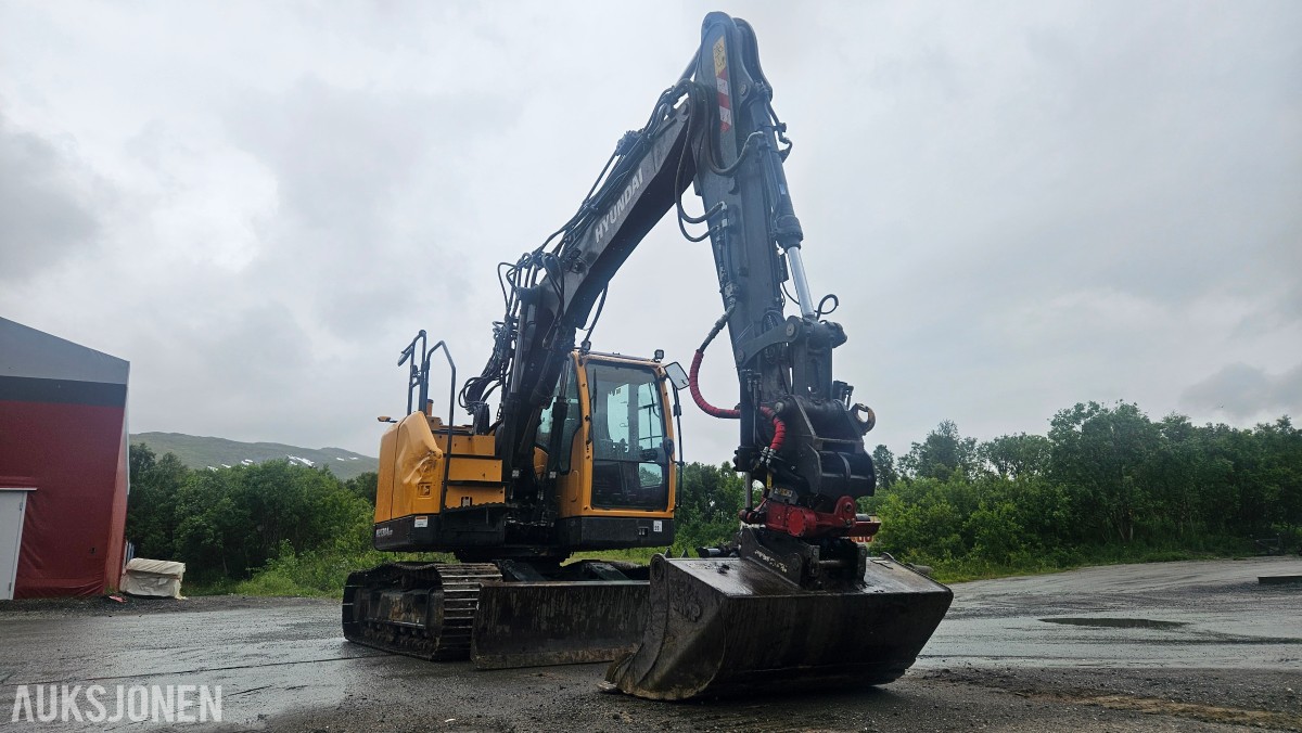 2023 Hyundai HX130A LCR - rototilt, sentralsmøring, to-delt bom ++