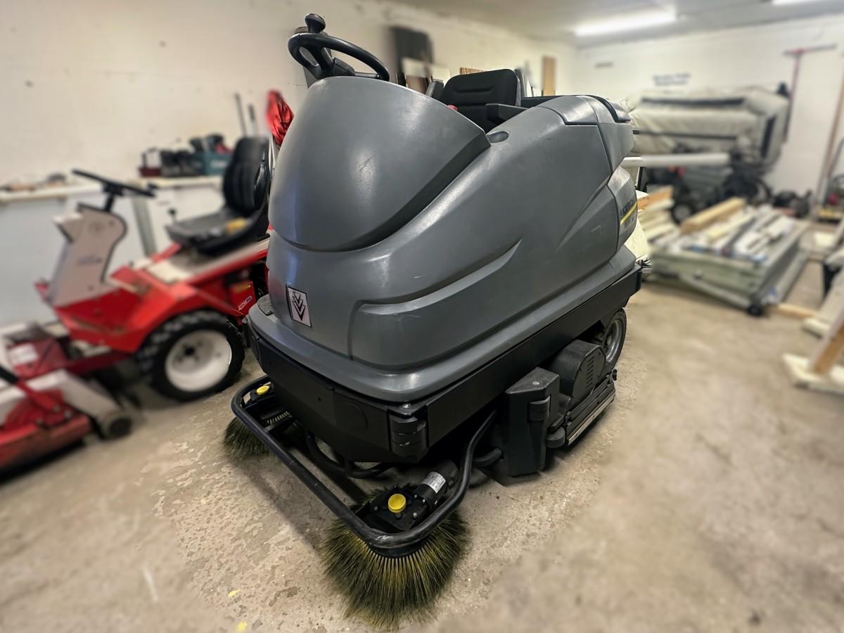 KÄRCHER PROFESSIONAL BR 120/250 R SITTE-PÅ GULVVASKEMASKIN