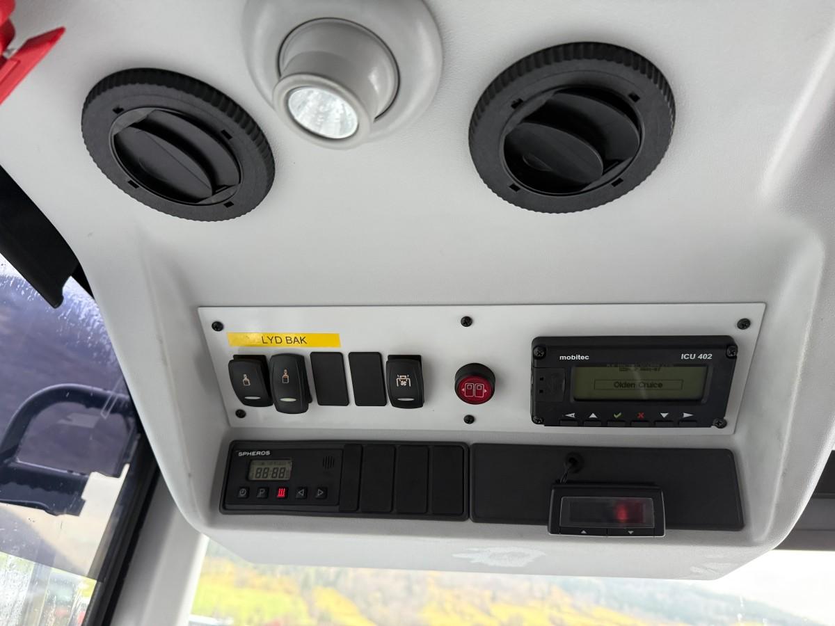 2013 Volvo 8900 B7R 