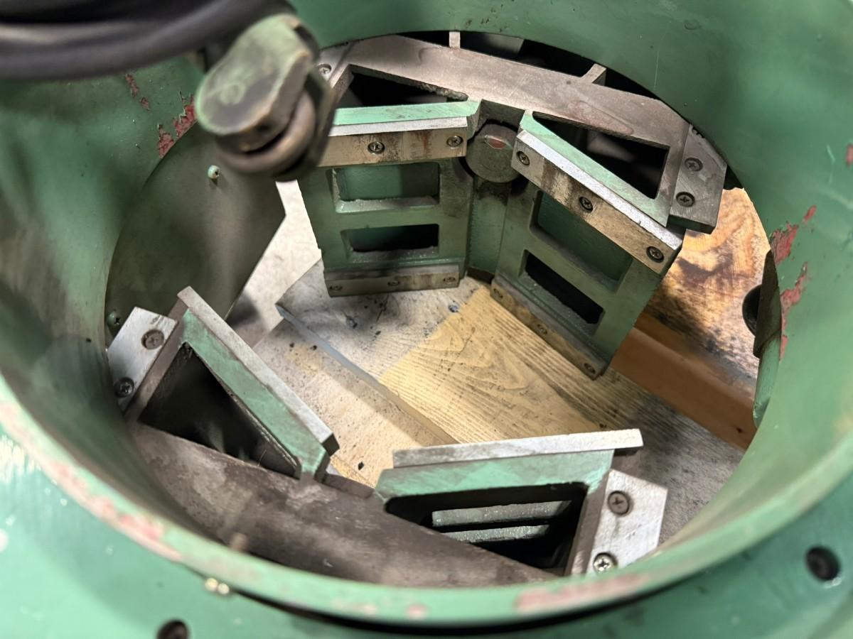 Tanaka KT-4 Automatisk Rørskjæremaskin – Industrikutter fra Japan