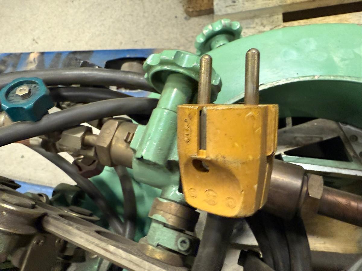 Tanaka KT-4 Automatisk Rørskjæremaskin – Industrikutter fra Japan