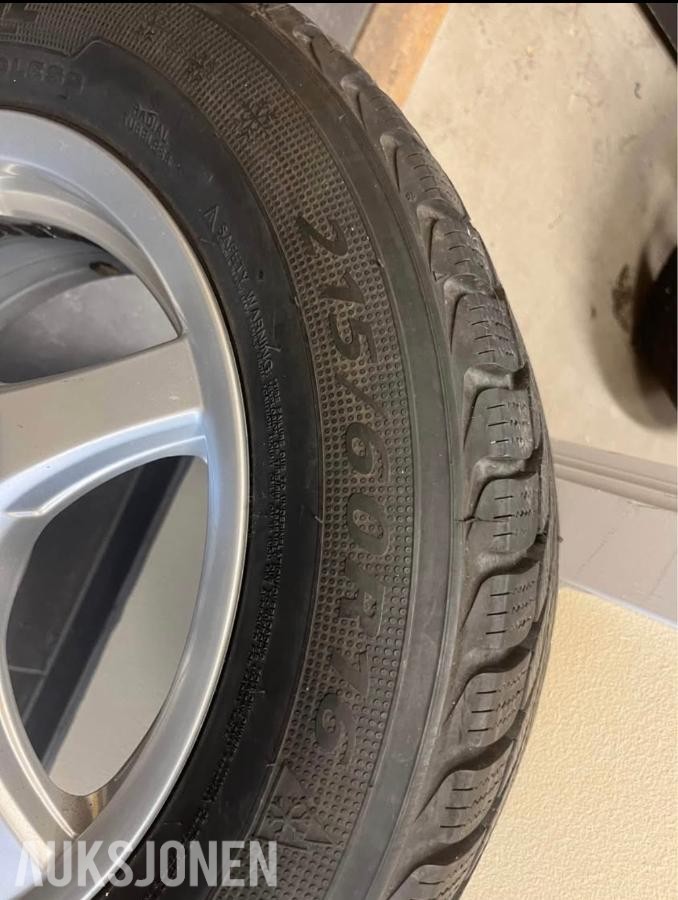 2023 Vinterdekk 215/60/R 16
