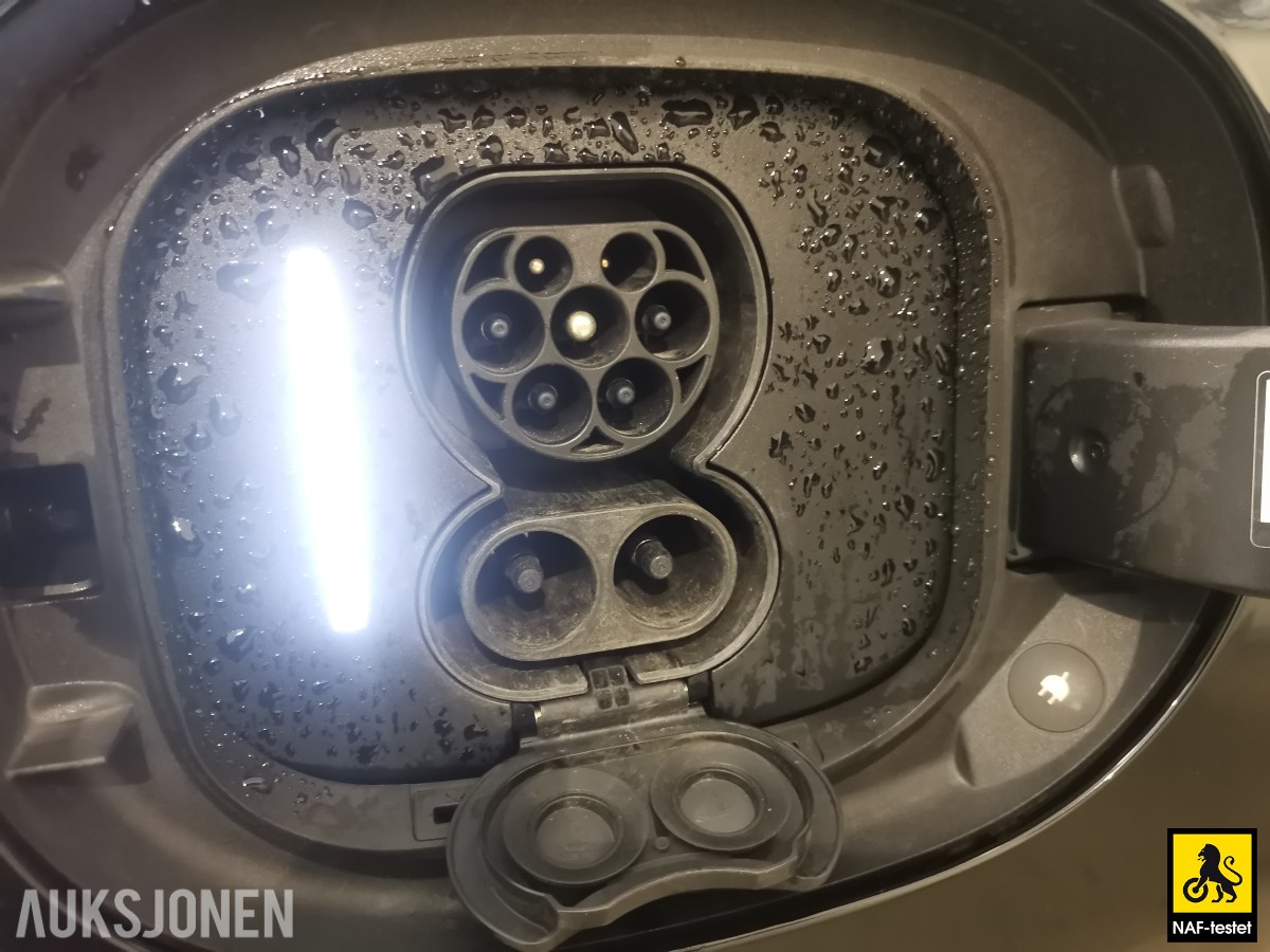 2025 Mercedes-Benz EQE 350 4MATIC HENGERFESTE KAMERA RATTVARME ACC