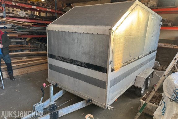 1995 Hebe Cargo skaphenger med isolerte vegger og dører 2000 kg totalvekt