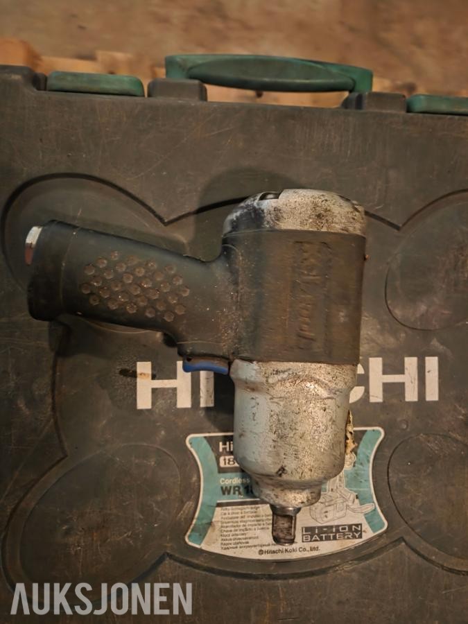 2015 Hitachi Slagdrill og Muttertreker