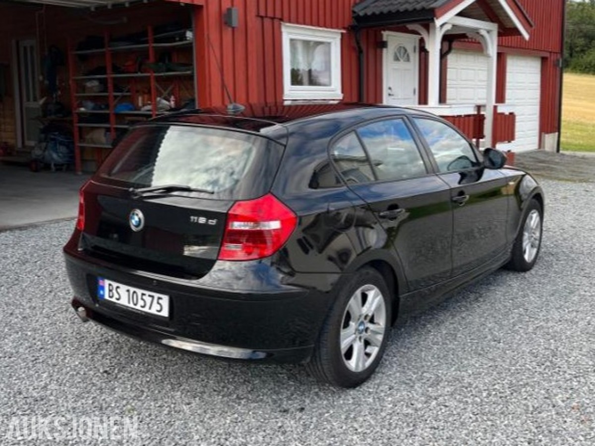 2010 BMW 116D 2.0 116hk Cruise control Nye sommerdekk,  Vinterdekk