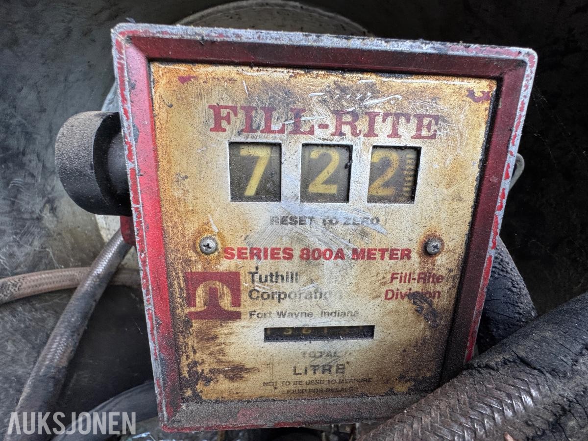 1982 Dieseltank 5000 liter med pumpe