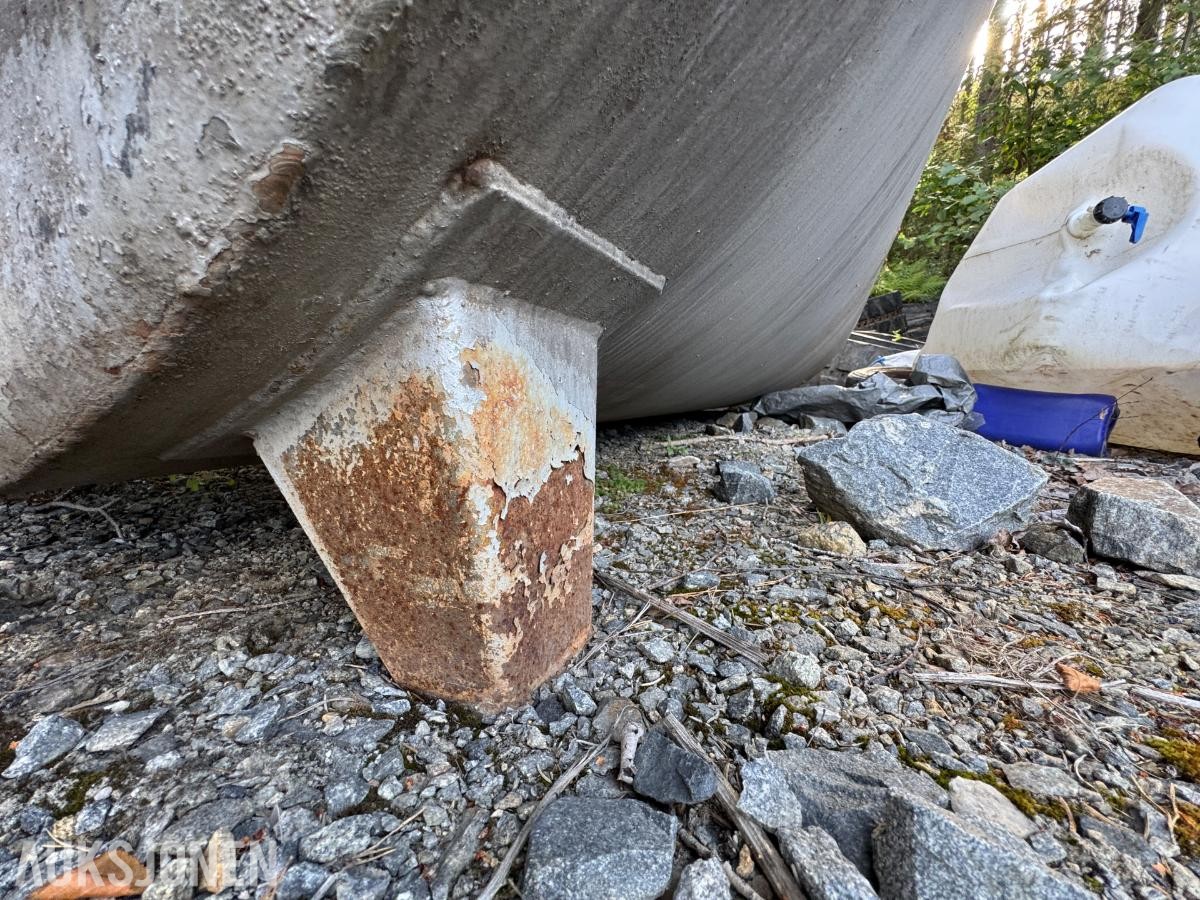 1982 Dieseltank 5000 liter med pumpe