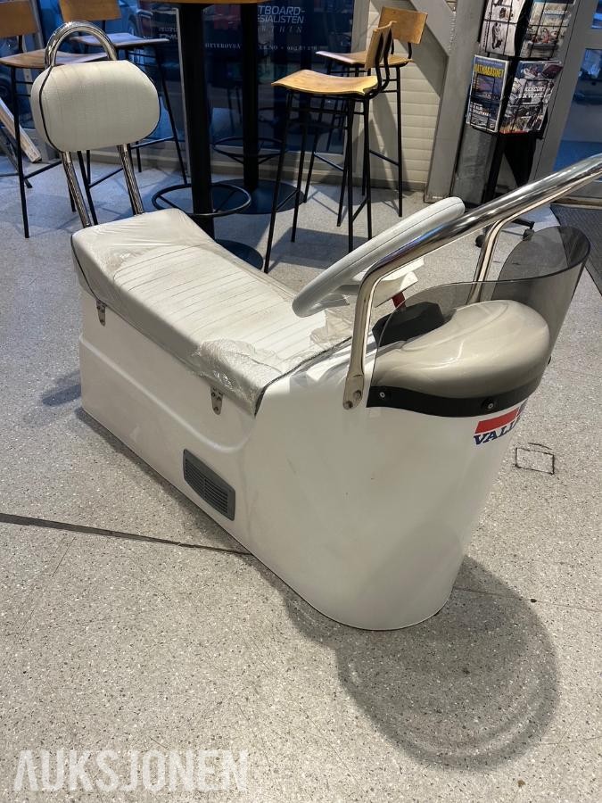 2020 ny Valiant jockey sal til rib