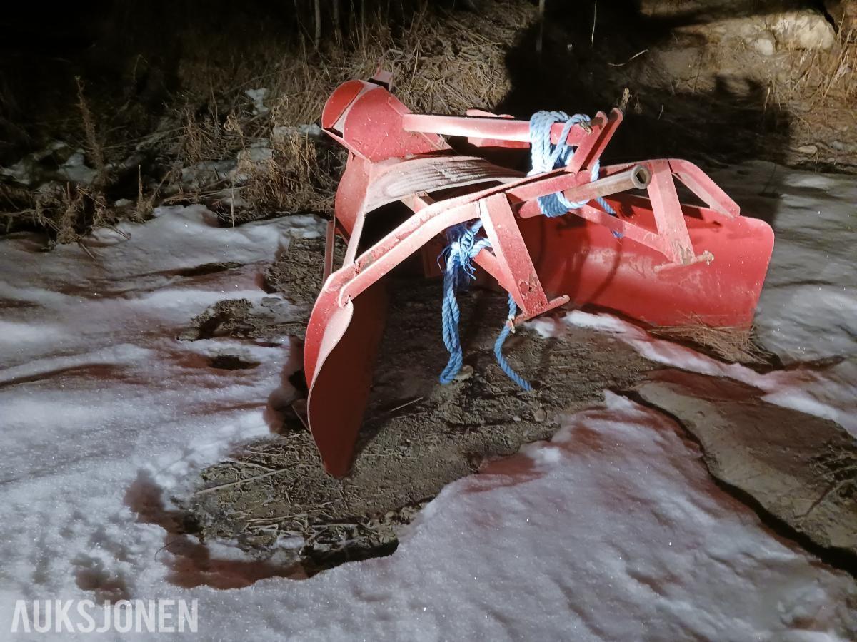 Fungerende snøfreser for traktor med PTO