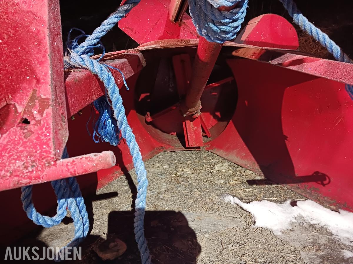Fungerende snøfreser for traktor med PTO