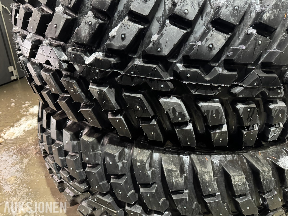 4 stk Fendt Nokian vinterhjul 480/80 R34 + 620/80 R42 med pigg