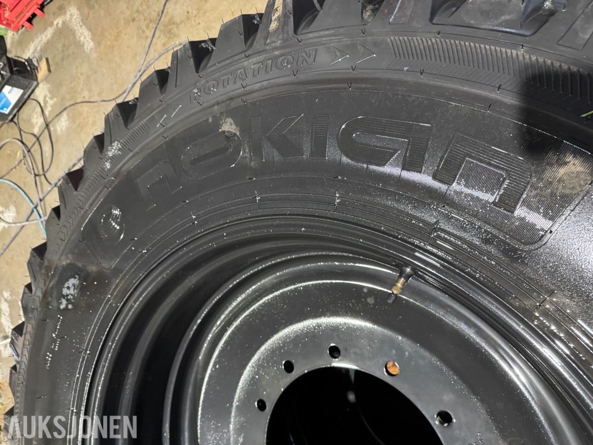 4 stk Fendt Nokian vinterhjul 480/80 R34 + 620/80 R42 med pigg