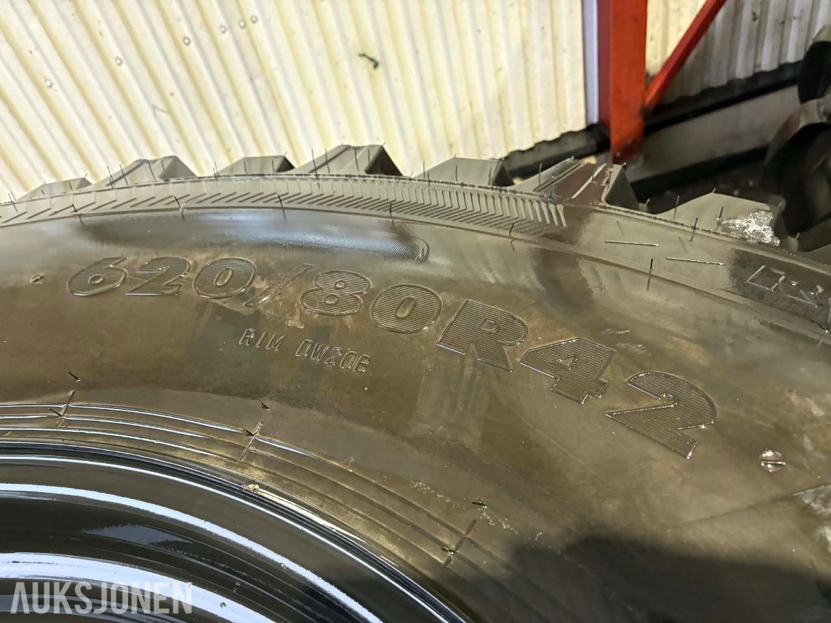 4 stk Fendt Nokian vinterhjul 480/80 R34 + 620/80 R42 med pigg