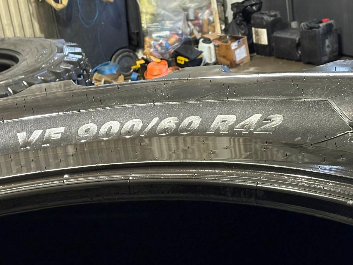 2024 Michelin 900/60 R42 traktordekk