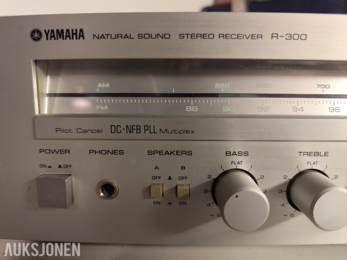 Yamaha R-300 Reciever