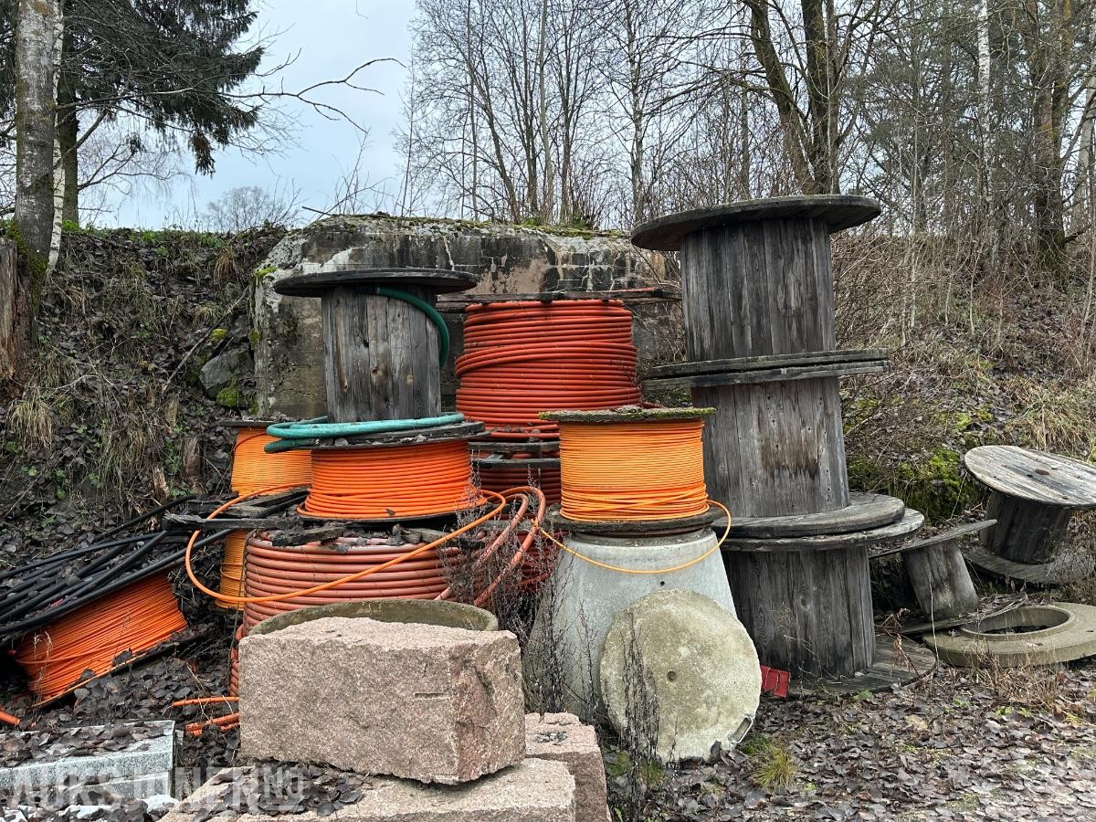 DIVERSE KABELRØR / TREKKERØR OG TROMLER