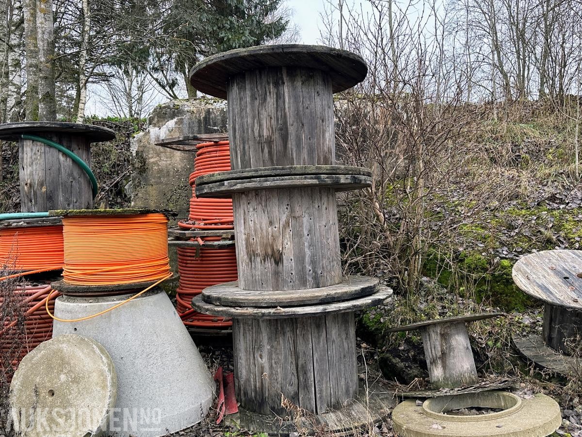 DIVERSE KABELRØR / TREKKERØR OG TROMLER