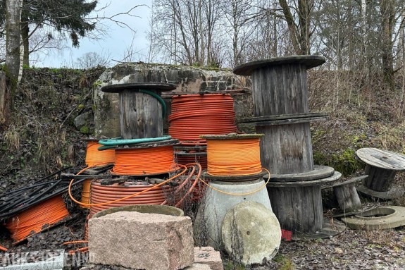 DIVERSE KABELRØR / TREKKERØR OG TROMLER