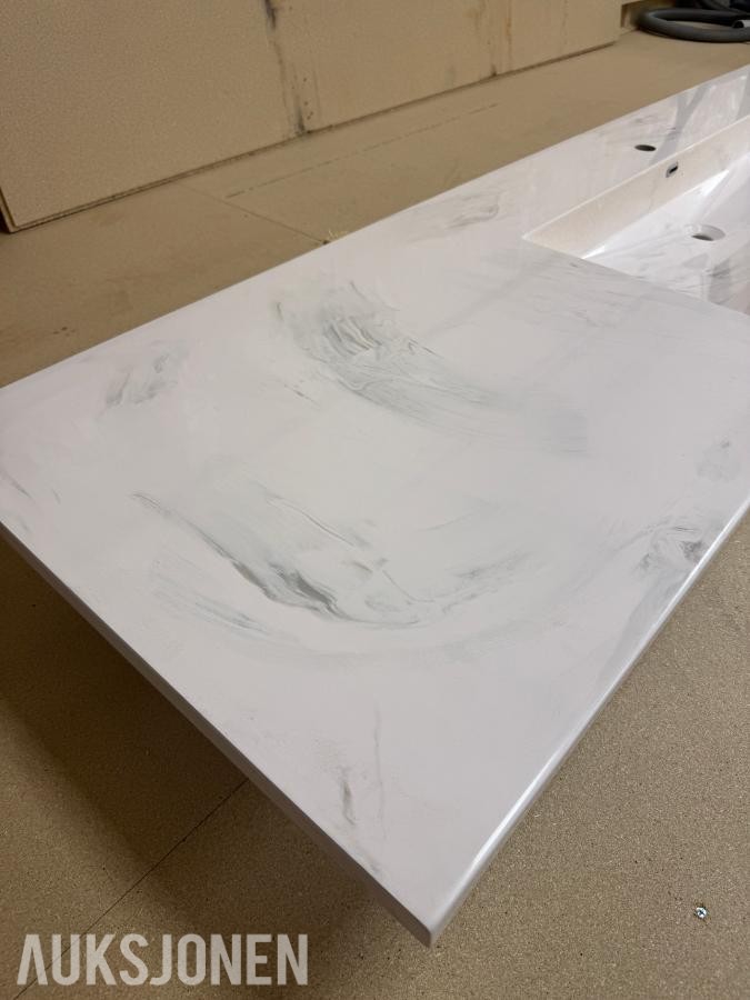Marbré Prismal grå/hvit blank benkeplate med vask