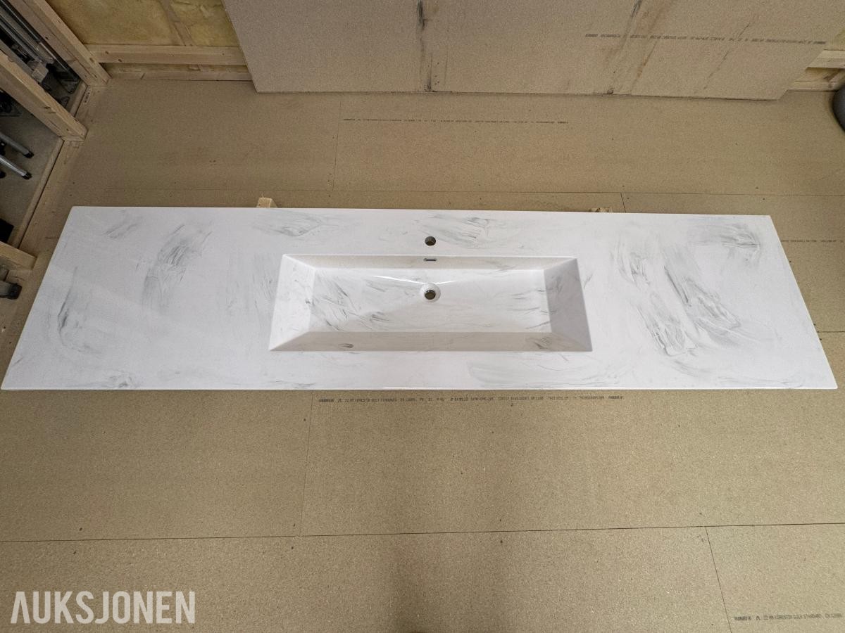 Marbré Prismal grå/hvit blank benkeplate med vask