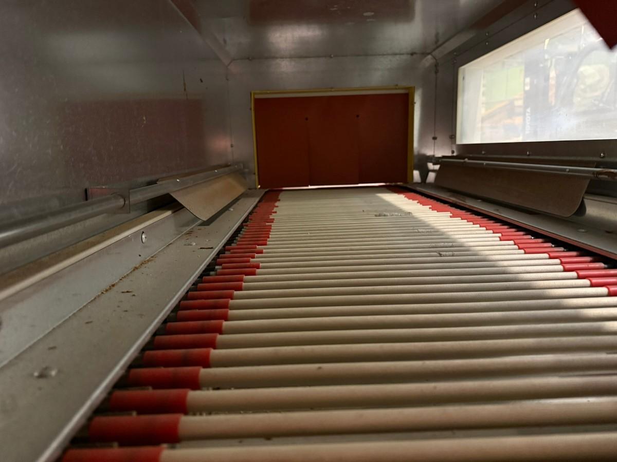 2023 Komplett industrielt krympepakkeanlegg / transportbånd / rullebane / 16 pakker plast