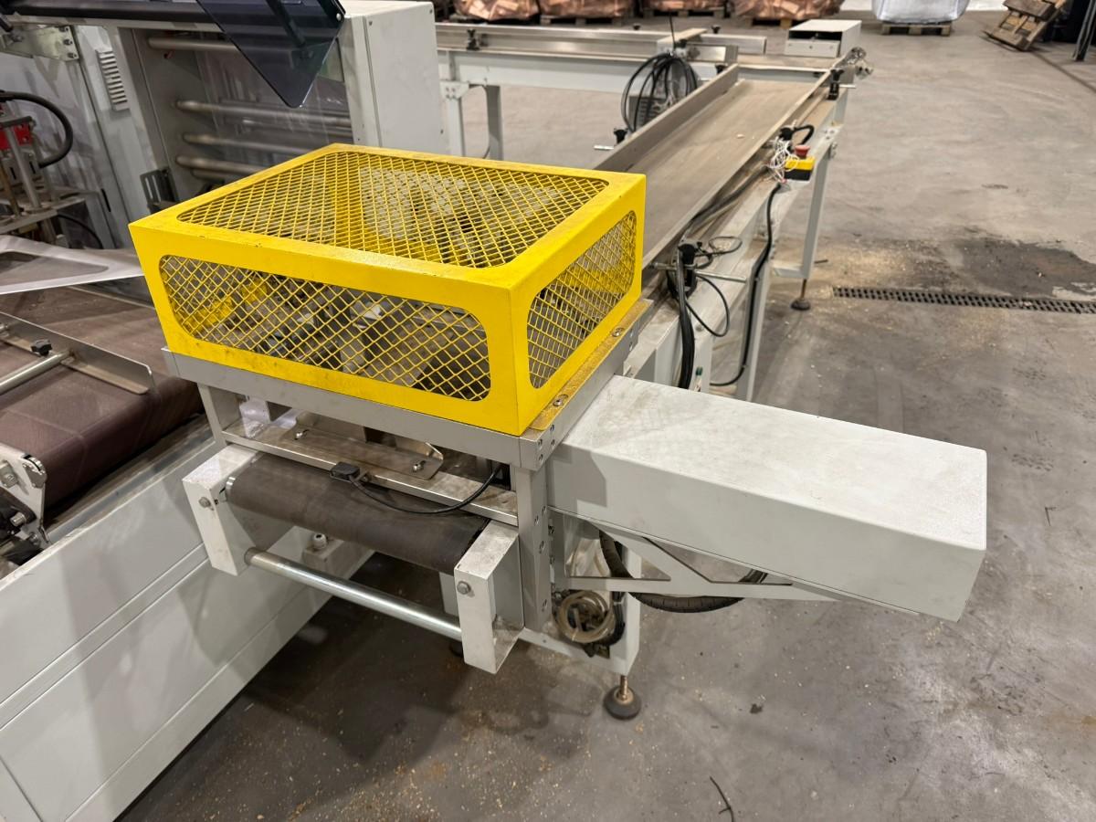 2023 Komplett industrielt krympepakkeanlegg / transportbånd / rullebane / 16 pakker plast