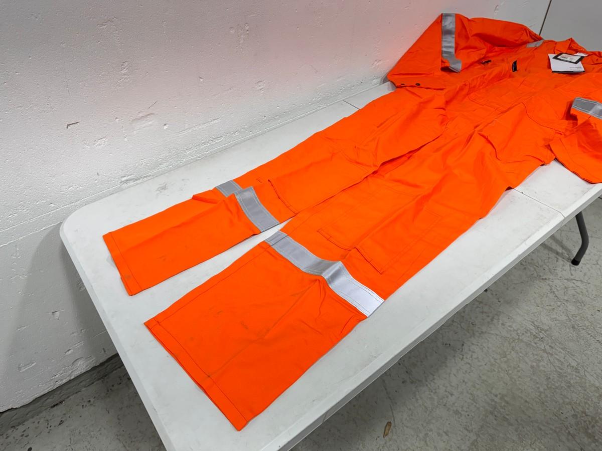 35 stk Univern kjeledresser flammehemmende i størrelse 64 - US-6303-05