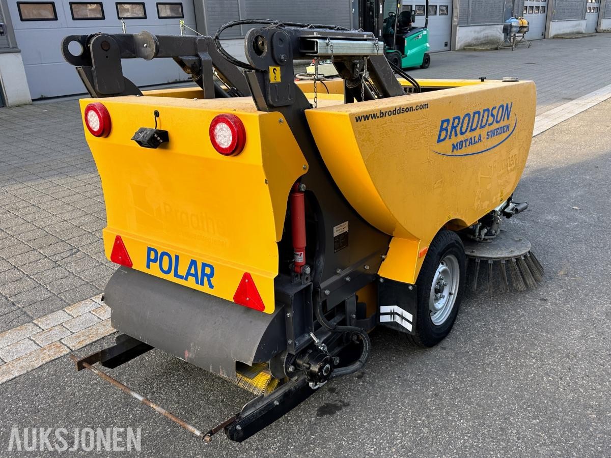 2017 BRODDSON POLAR SWEEPER FEIEMASKIN