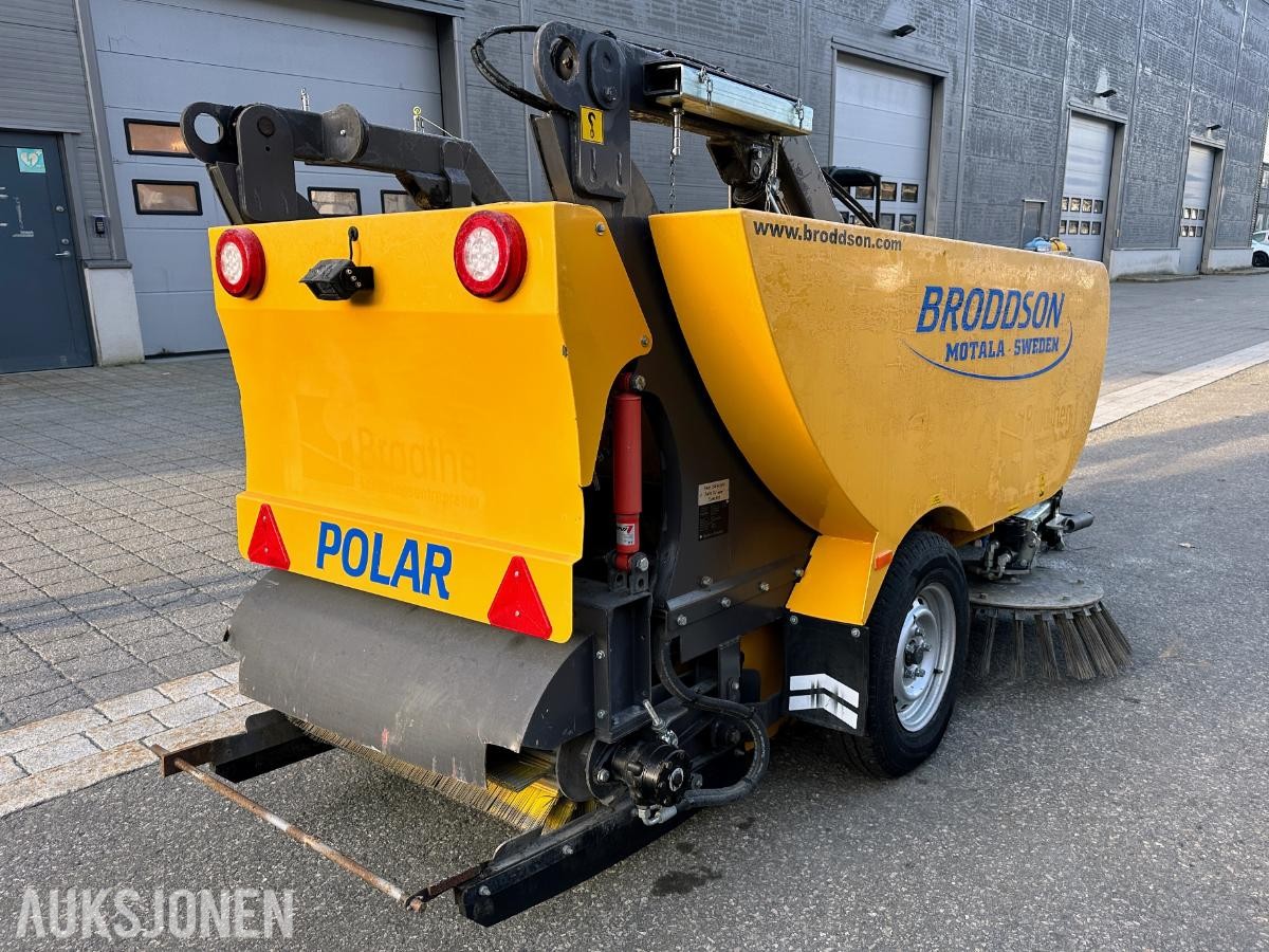 2017 BRODDSON POLAR SWEEPER FEIEMASKIN