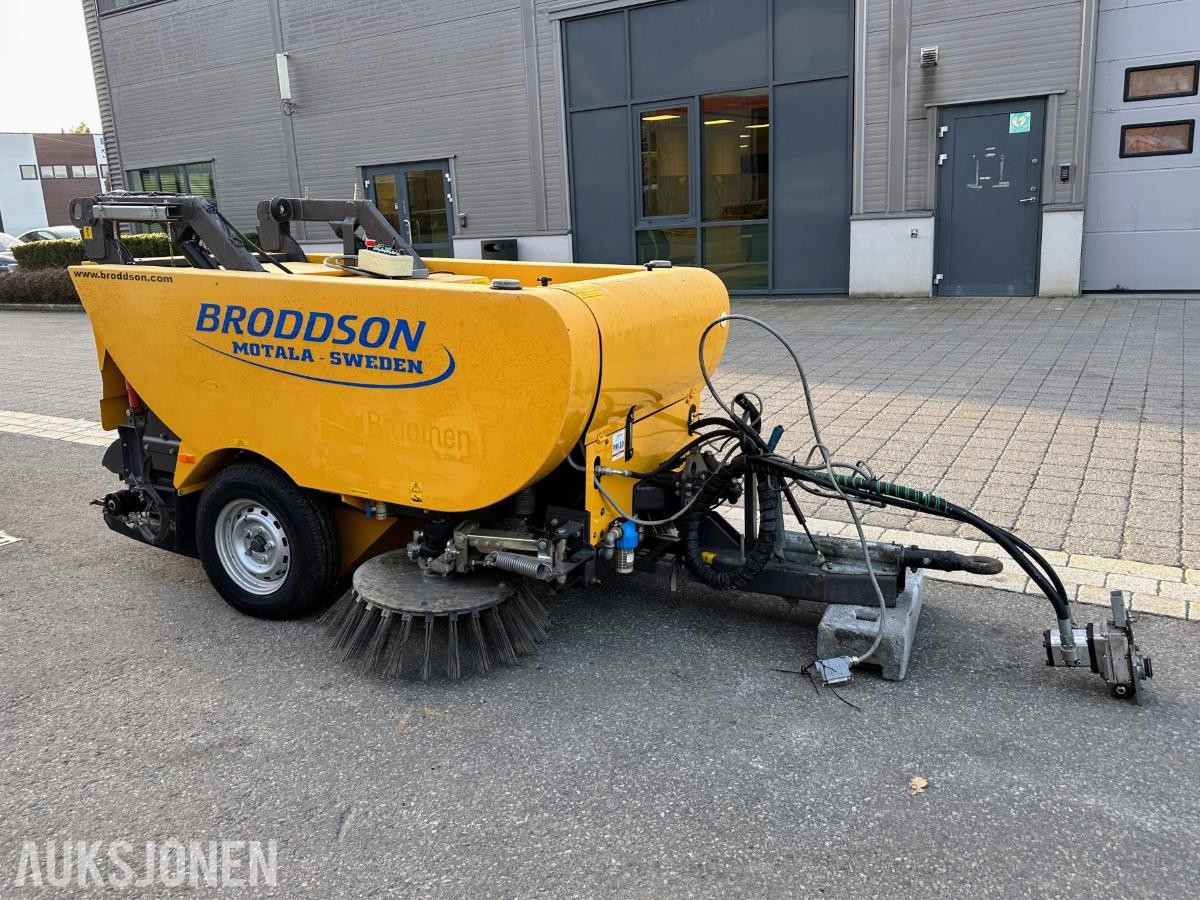 2017 BRODDSON POLAR SWEEPER FEIEMASKIN