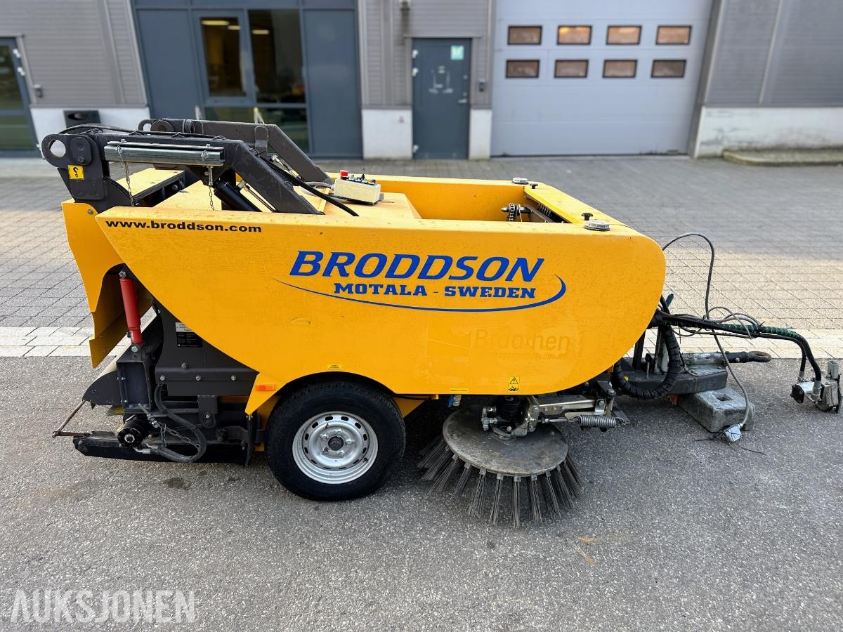 2017 BRODDSON POLAR SWEEPER FEIEMASKIN