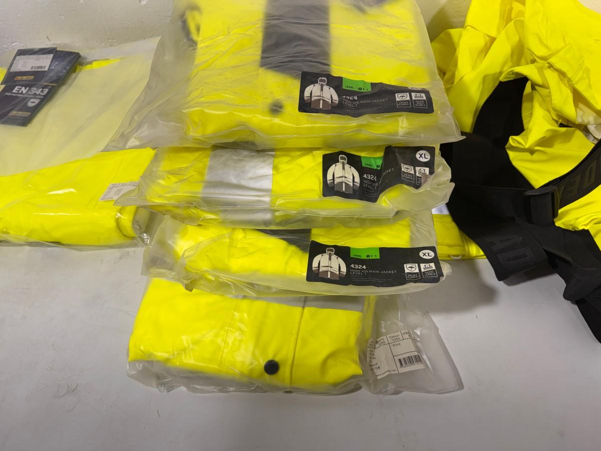 11 stk Blåkläder og Aalesund Protective Wear Regntøy og synlighetstøy