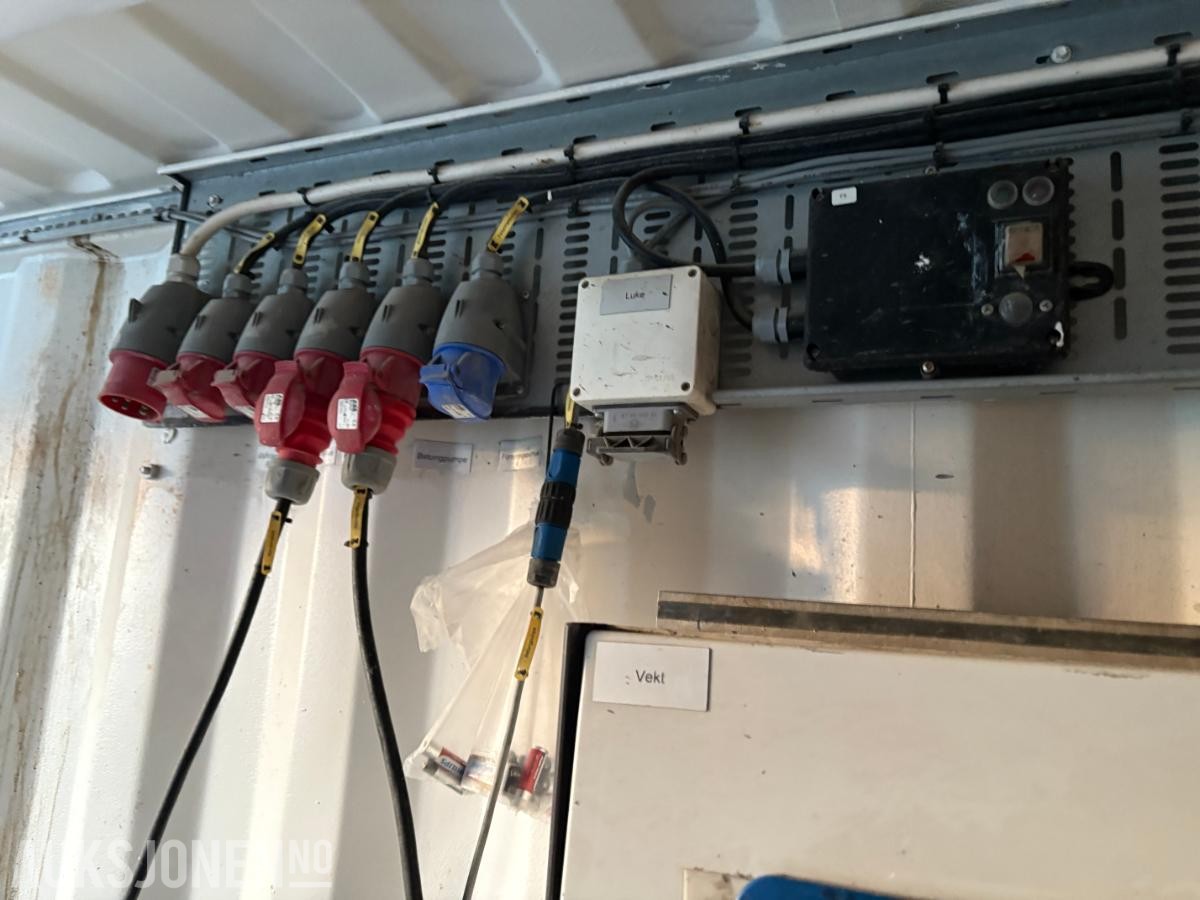 Blandeverk / Gyseanlegg m/ 2 stk. 20’ containere, silo og utstyr