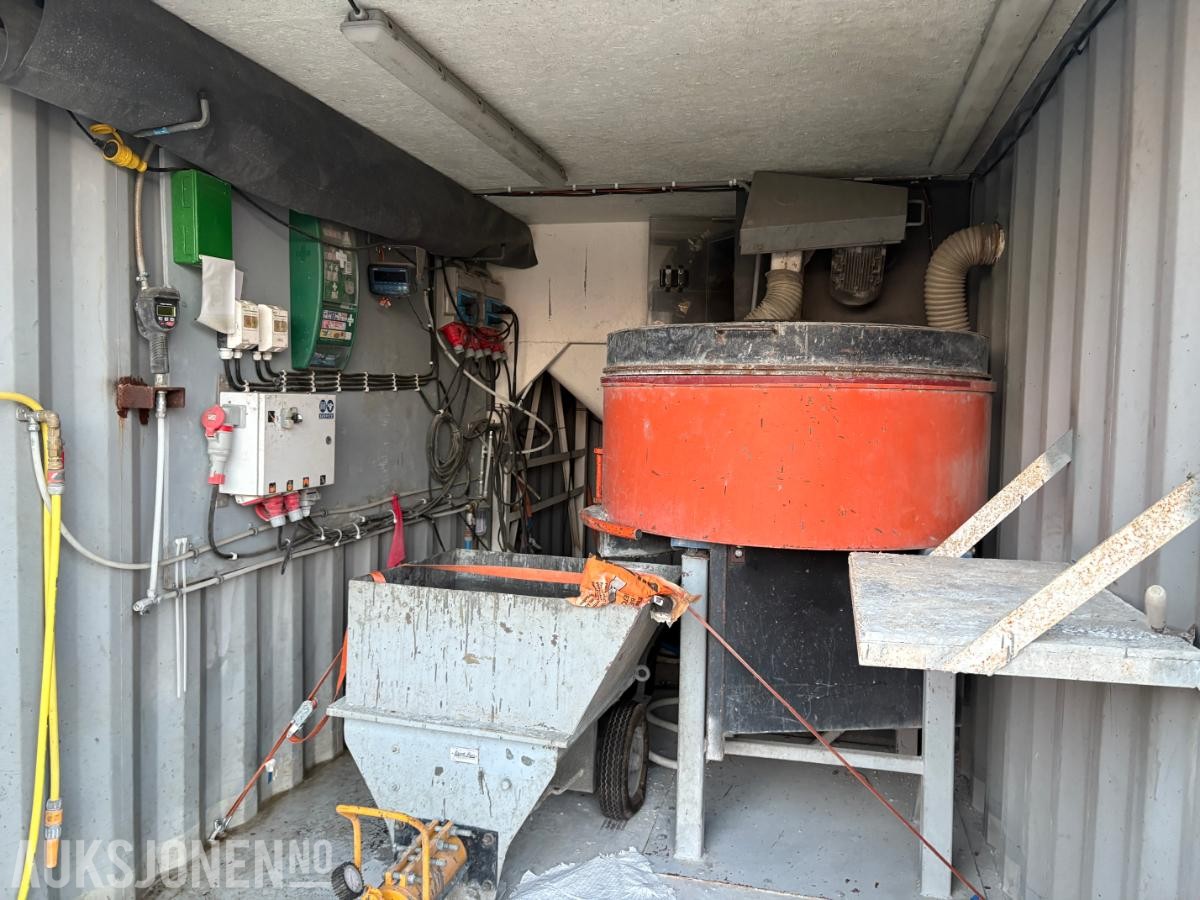 Blandeverk / Gyseanlegg m/ 2 stk. 20’ containere, silo og utstyr