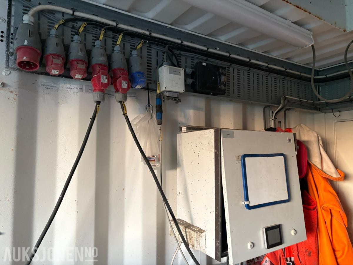 Blandeverk / Gyseanlegg m/ 2 stk. 20’ containere, silo og utstyr